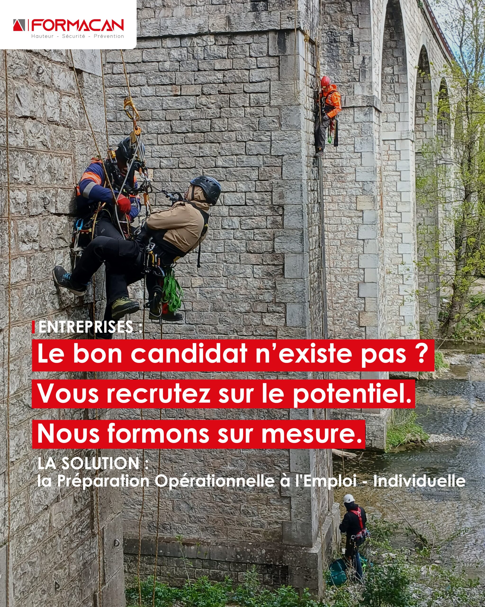 Stagiaire en formation travaux en hauteur dans le cadre d'une POEI chez FORMACAN